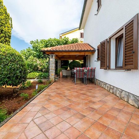 Apartman "Ela" Njivice Luaran gambar