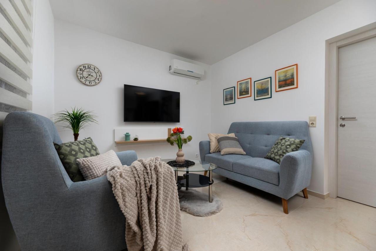 Apartman "Ela" Njivice Luaran gambar