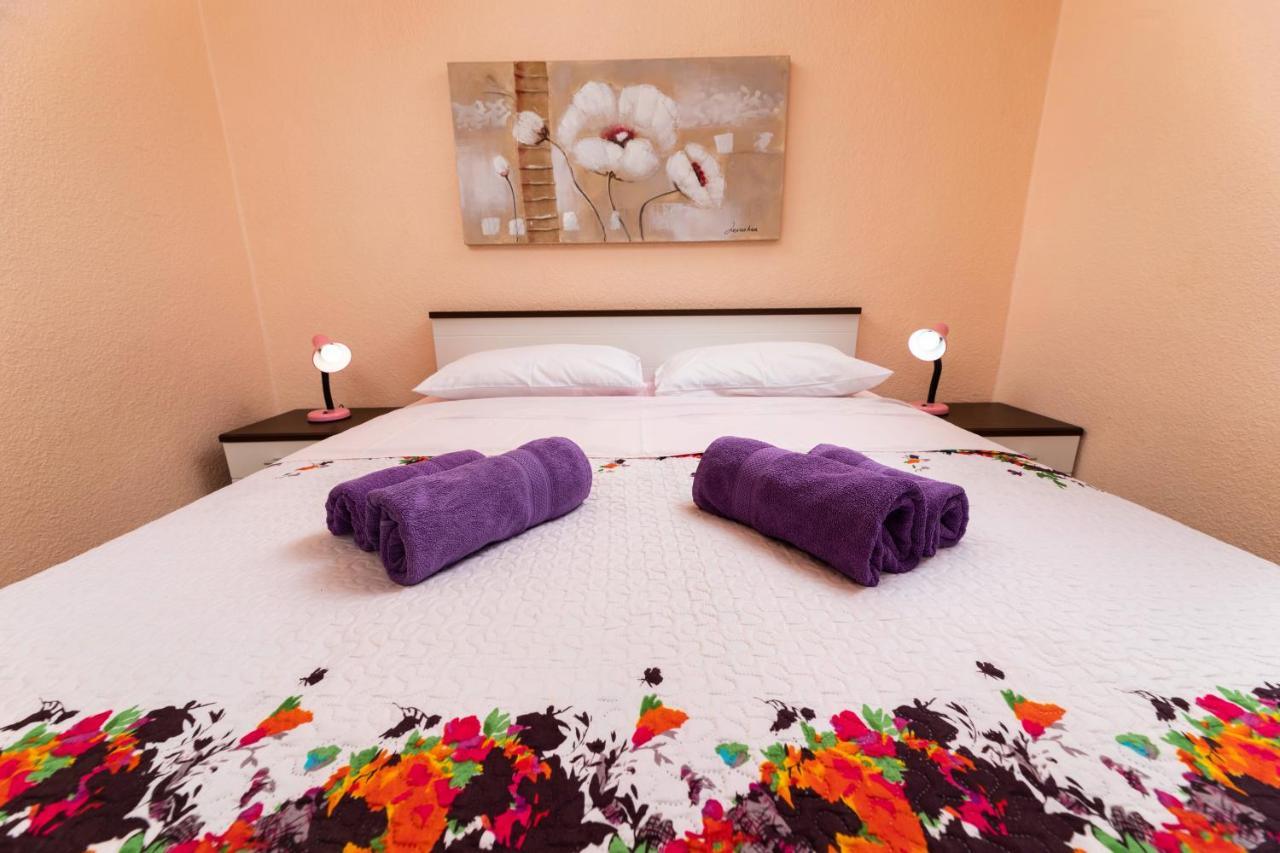 Apartman "Ela" Njivice Luaran gambar