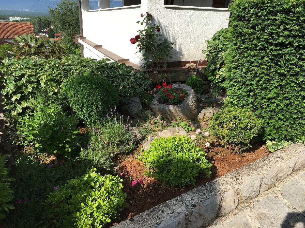 Apartman "Ela" Njivice Luaran gambar